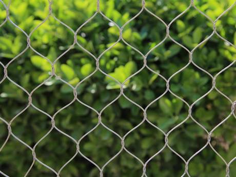 There is a handwoven stainless steel wire rope mesh.